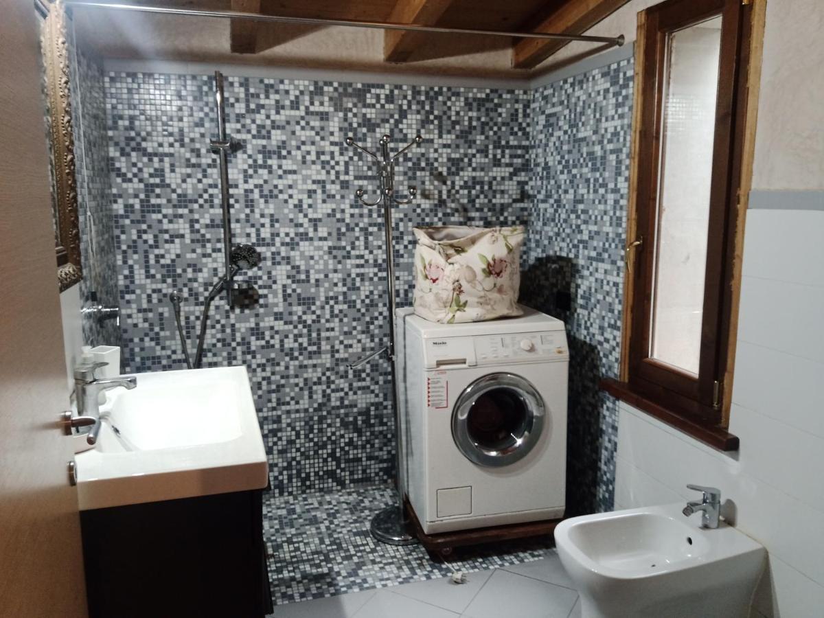 Casa Nonni Apartment มานโตวา ภายนอก รูปภาพ